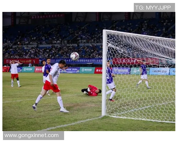 足球明星退役后选择参军报国展现新人生价值与责任感 足球明星退役后选择参军报国展现新人生价值与责任感